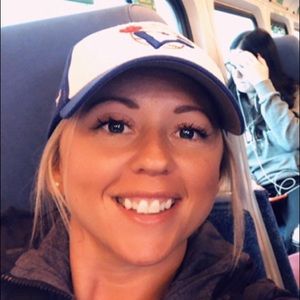 Meet your Posher, Danielle